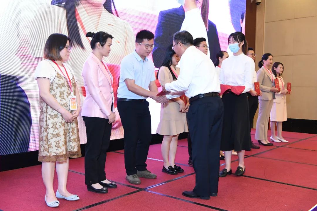公司辅导员在第十一届广西高校辅导员素质能力大赛中获三等奖